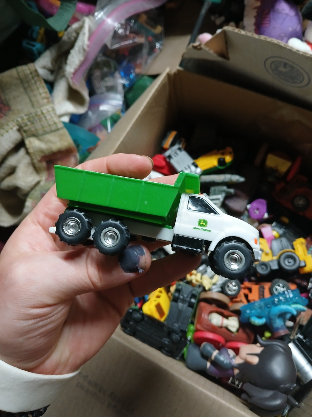 vintage ERTL John Deere toy dump truck